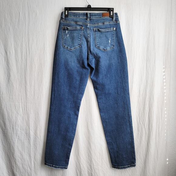 Judy Blue Slim Fit Mid Rise Straight Leg Jean Light Distressing Size 5/27 - Picture 2 of 5